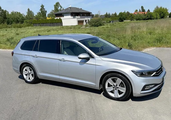 volkswagen passat Volkswagen Passat cena 117999 przebieg: 135000, rok produkcji 2020 z Głogówek